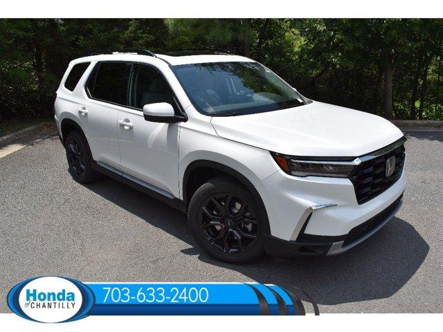 new 2025 Honda Pilot car, priced at $51,050