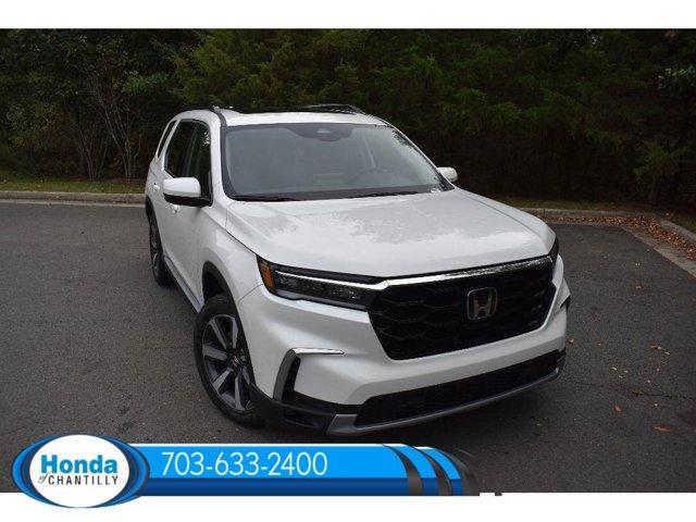 new 2025 Honda Pilot car, priced at $51,550