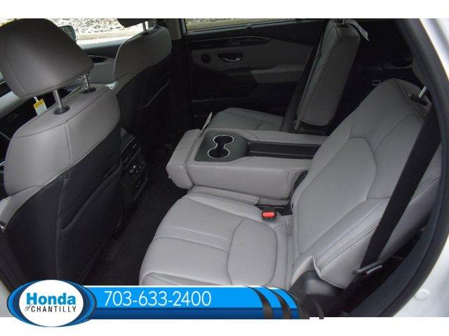 new 2025 Honda Pilot car, priced at $51,550