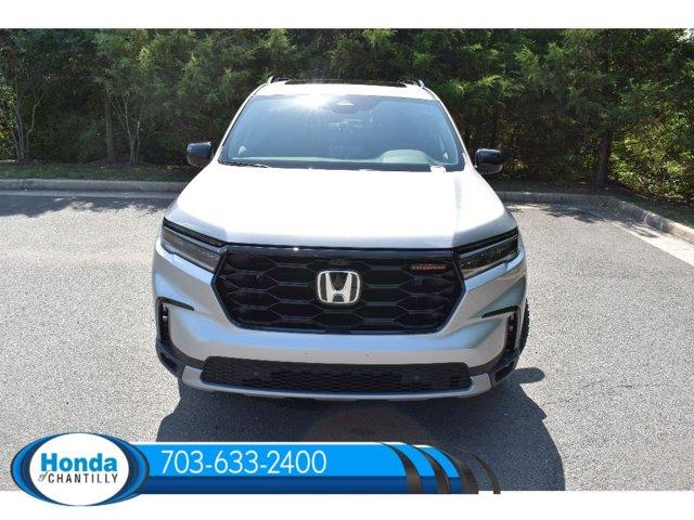 new 2025 Honda Pilot car, priced at $50,495