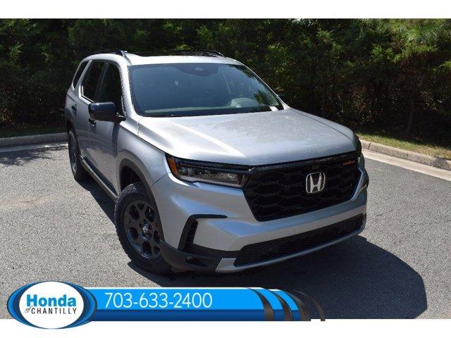 new 2025 Honda Pilot car, priced at $50,495