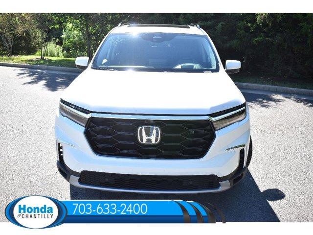 new 2025 Honda Pilot car, priced at $54,630