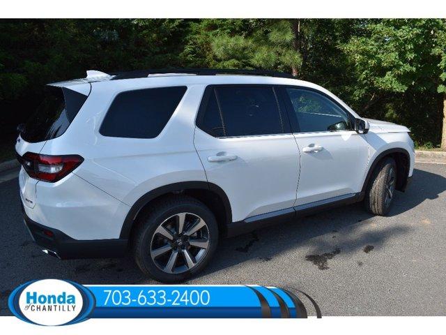 new 2025 Honda Pilot car, priced at $54,985