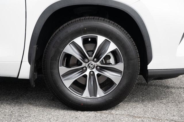 used 2022 Toyota Highlander car, priced at $29,988
