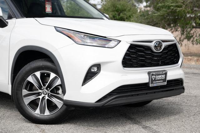 used 2022 Toyota Highlander car, priced at $29,988