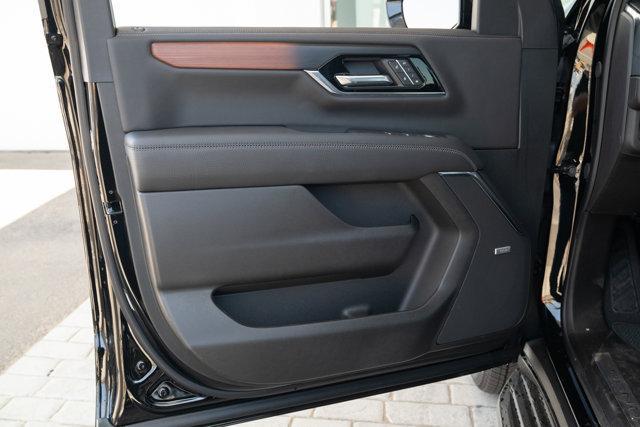 new 2025 GMC Yukon XL car