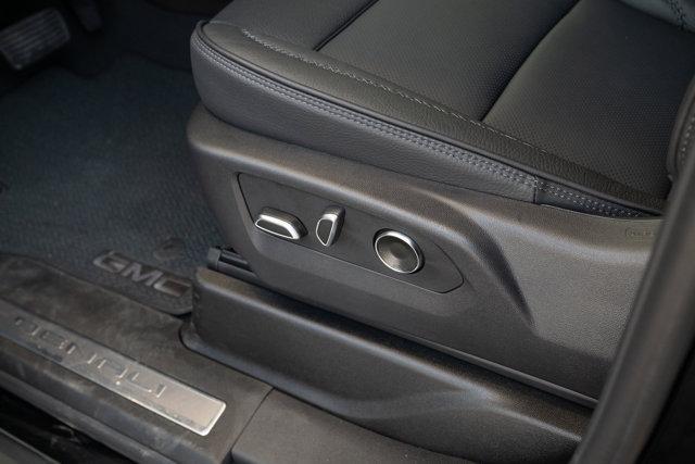 new 2025 GMC Yukon XL car