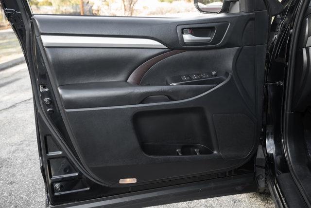 used 2019 Toyota Highlander car, priced at $24,199