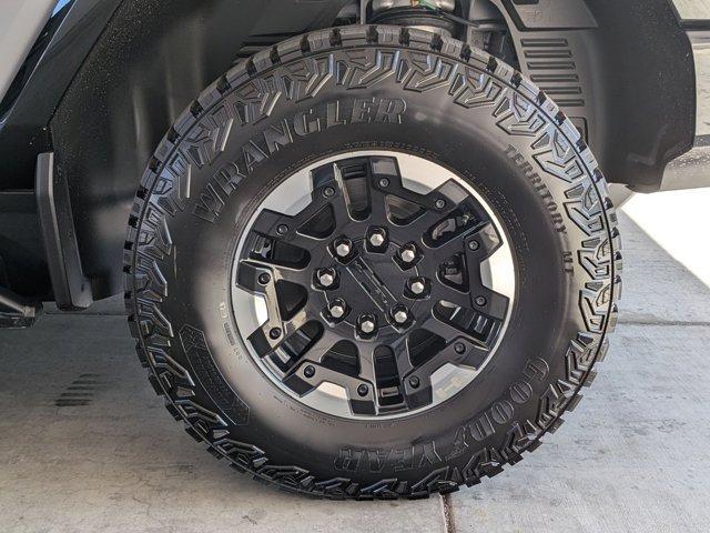 new 2024 GMC HUMMER EV Pickup car