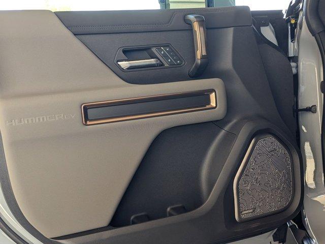 new 2024 GMC HUMMER EV Pickup car