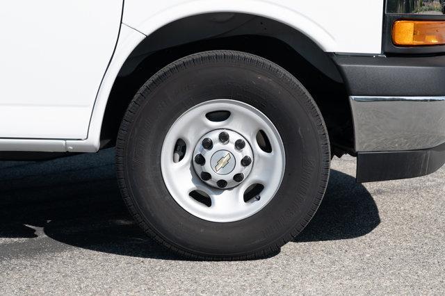 new 2024 Chevrolet Express 2500 car