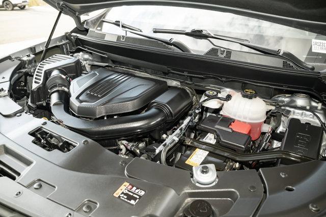 used 2025 Chevrolet Traverse car, priced at $36,988