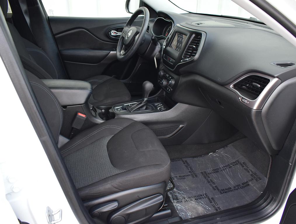 used 2021 Jeep Cherokee car, priced at $13,995
