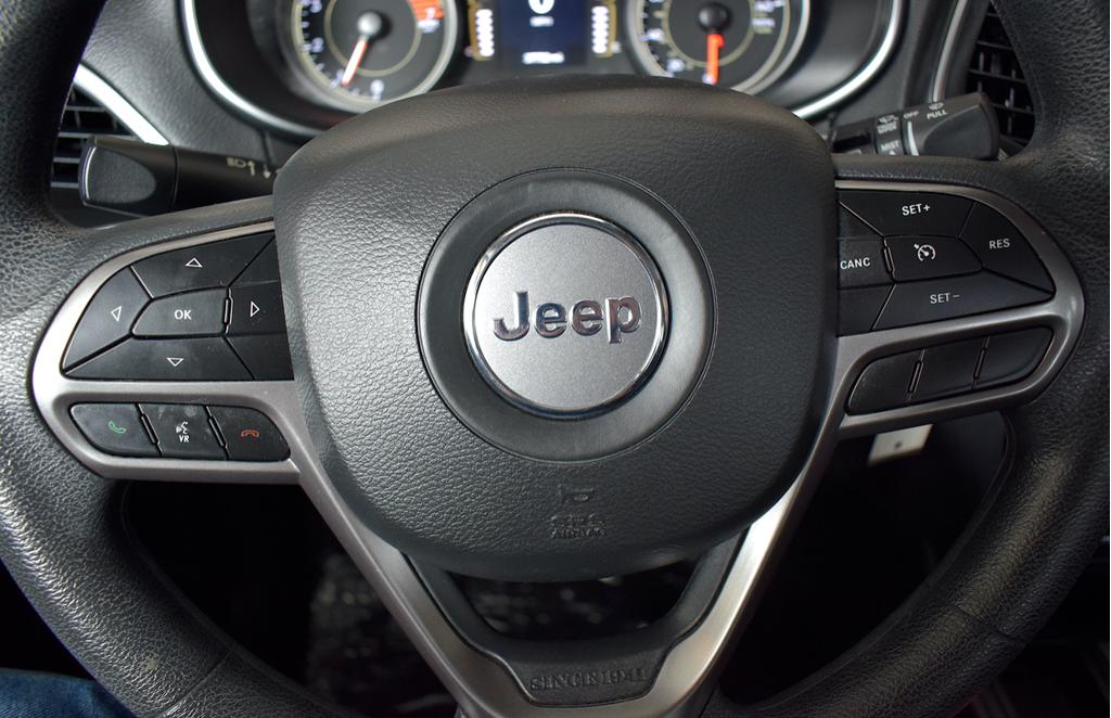 used 2021 Jeep Cherokee car, priced at $13,995