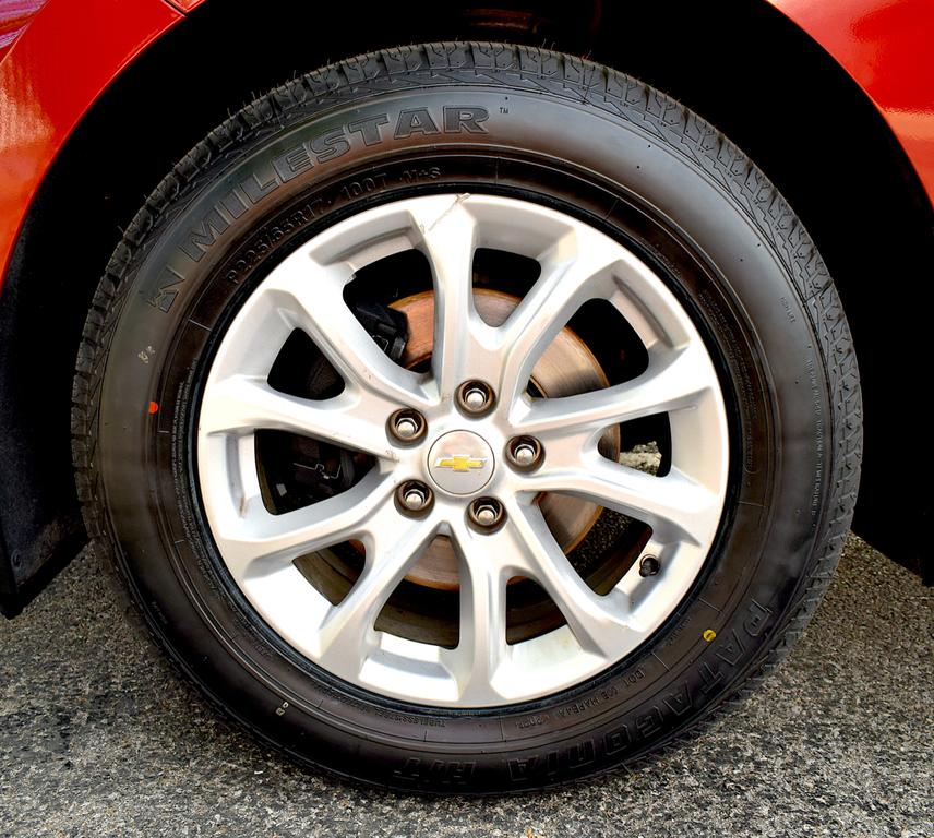used 2018 Chevrolet Equinox car, priced at $10,995