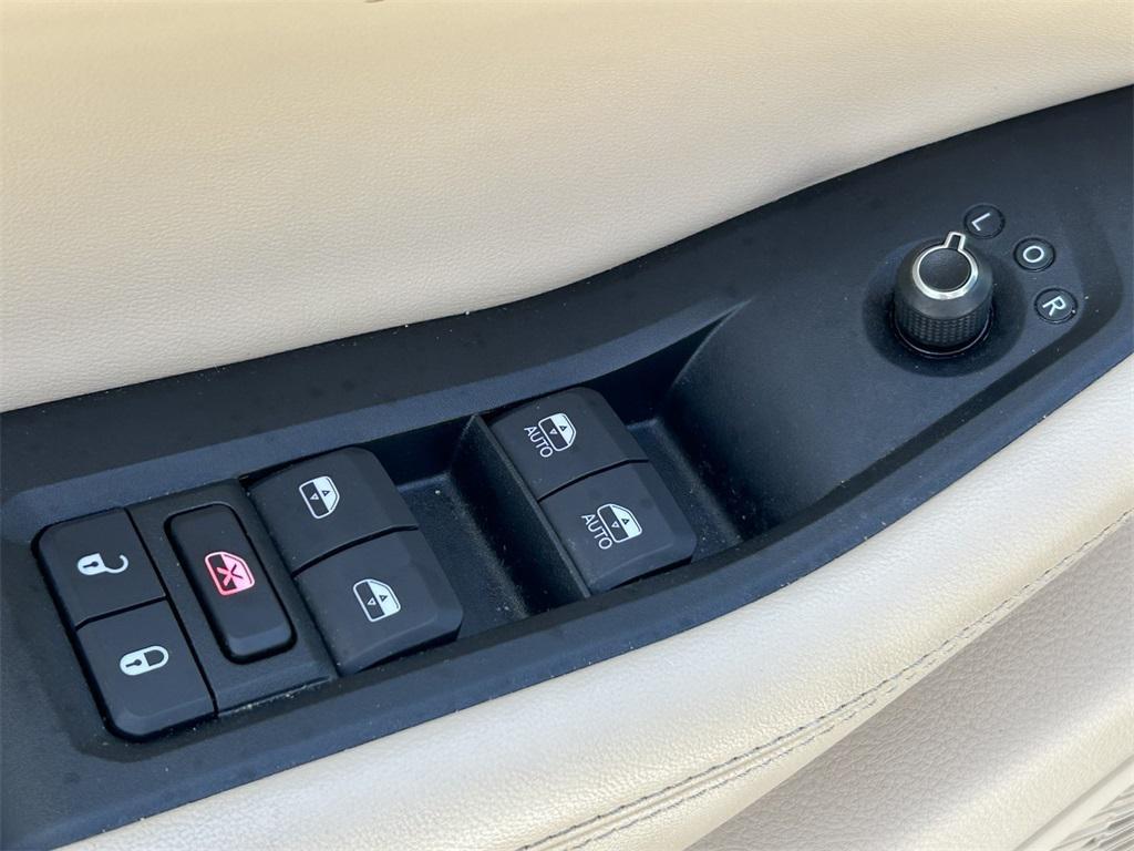 used 2024 Jeep Grand Cherokee car, priced at $34,991