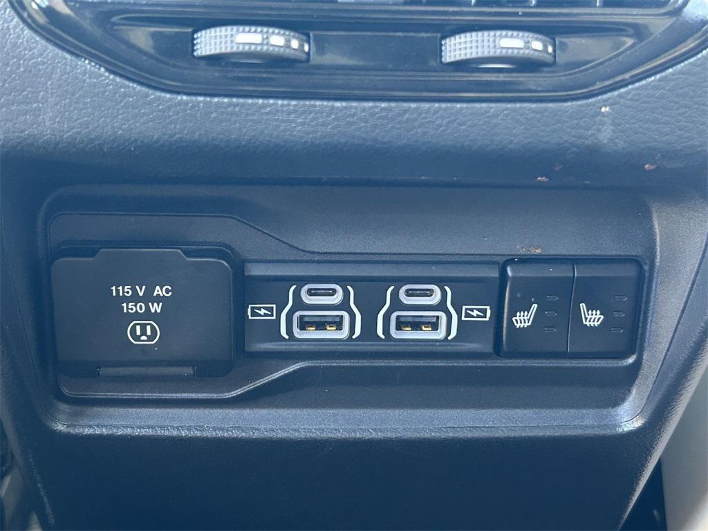used 2024 Jeep Grand Cherokee car, priced at $34,991