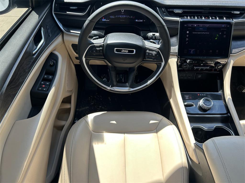 used 2024 Jeep Grand Cherokee car, priced at $34,991