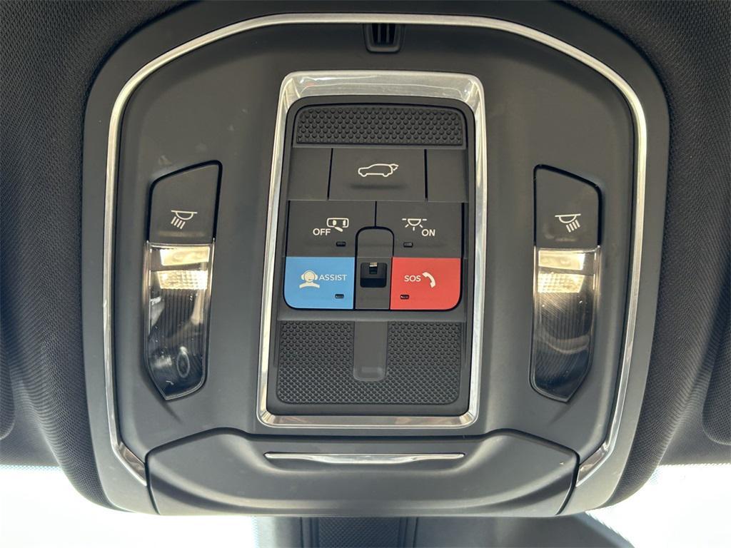 used 2024 Jeep Grand Cherokee car, priced at $34,991