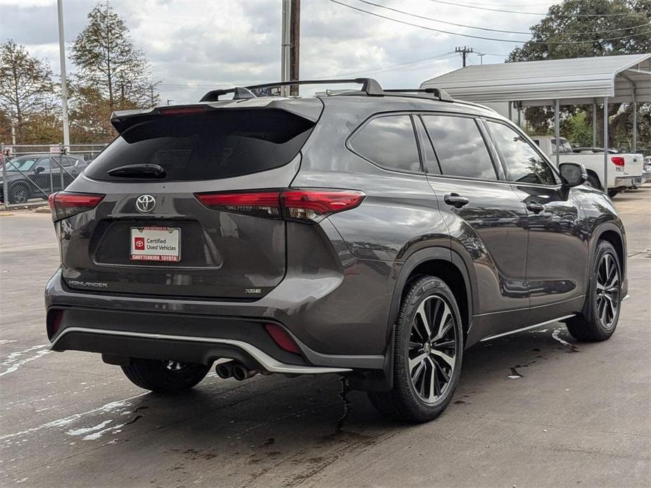 used 2021 Toyota Highlander car, priced at $31,990