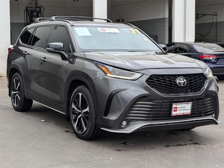 used 2021 Toyota Highlander car, priced at $31,990