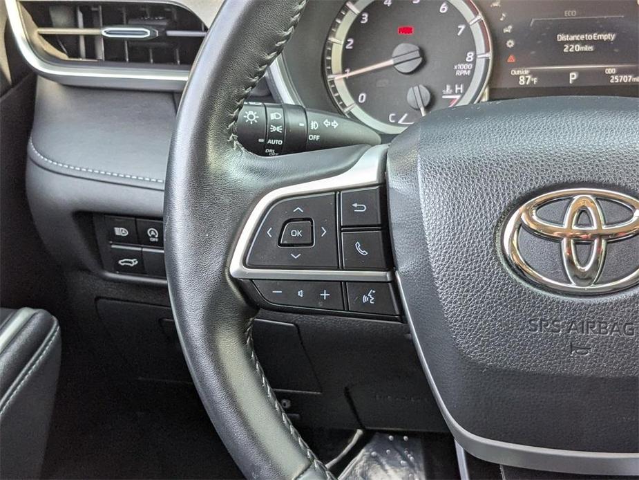 used 2023 Toyota Highlander car, priced at $38,998