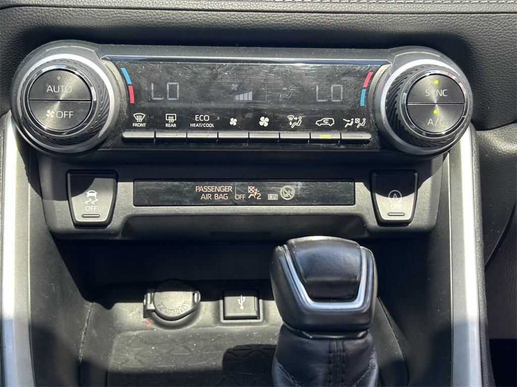 used 2020 Toyota RAV4 car, priced at $25,274