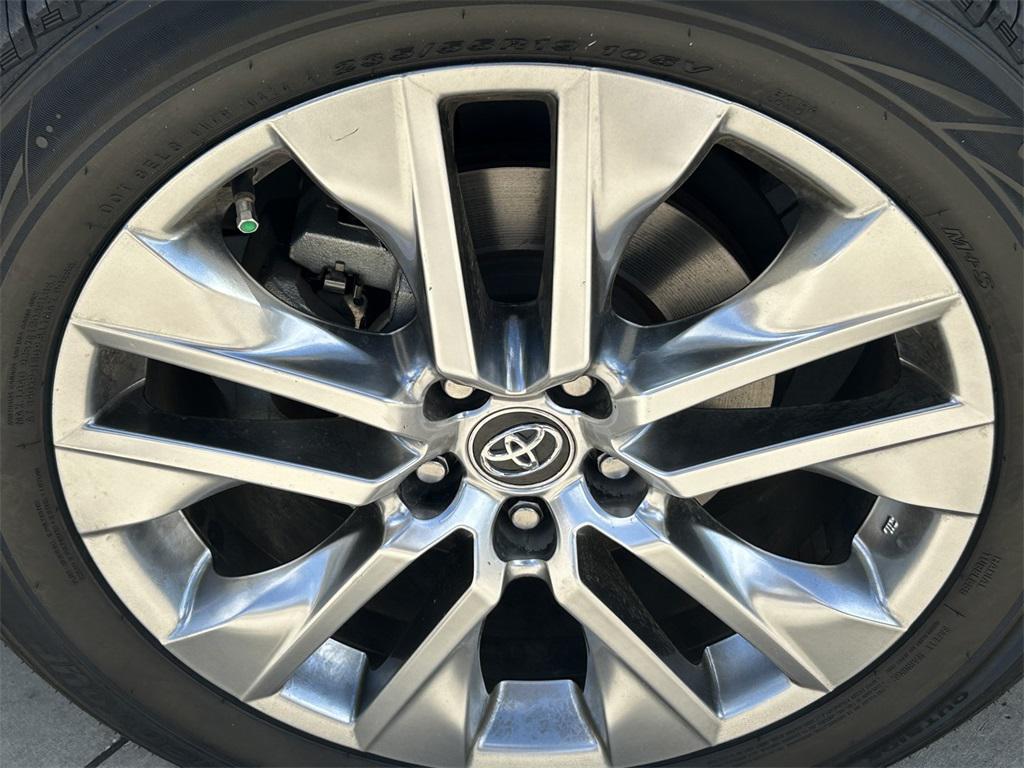 used 2020 Toyota RAV4 car, priced at $25,274