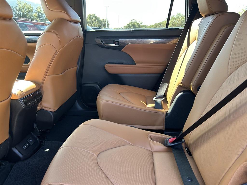 new 2026 Toyota Highlander car, priced at $56,404