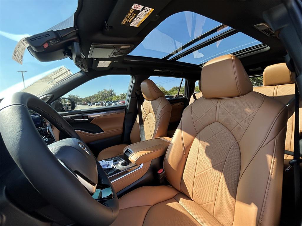 new 2026 Toyota Highlander car, priced at $56,404