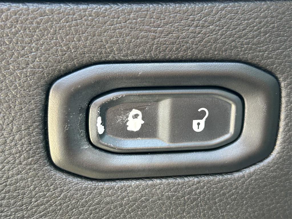 used 2020 Jeep Gladiator car, priced at $28,442