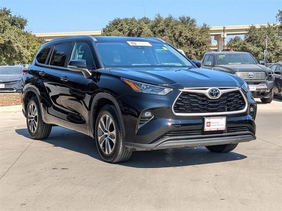 used 2023 Toyota Highlander car, priced at $37,976