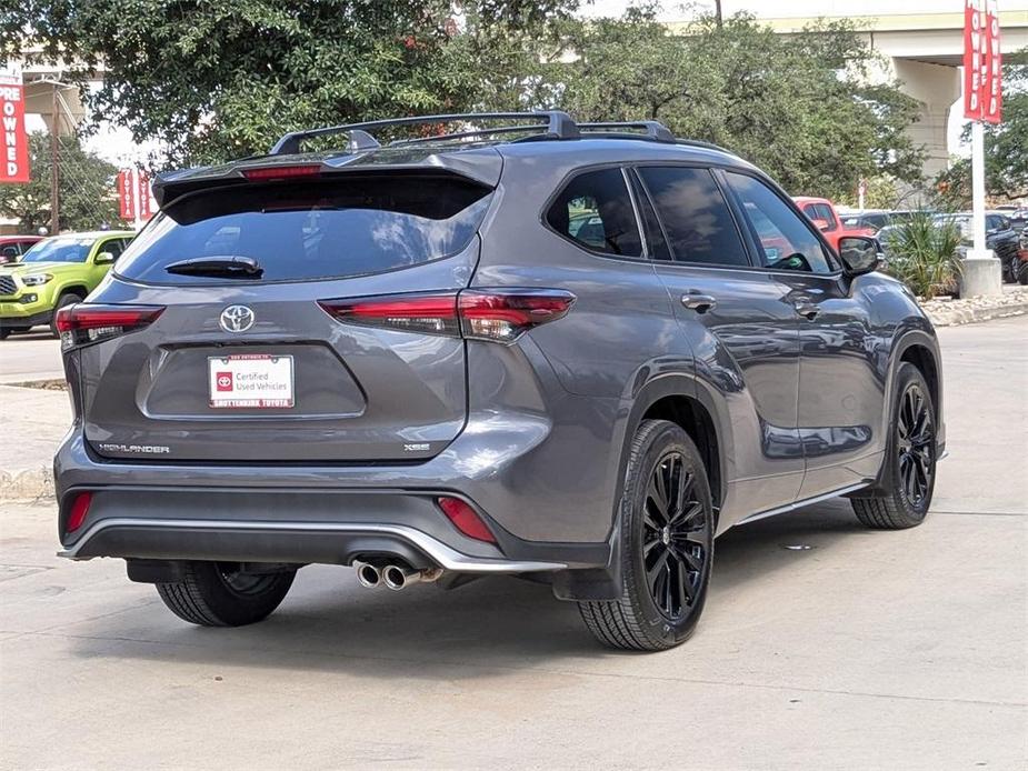 used 2024 Toyota Highlander car, priced at $43,994