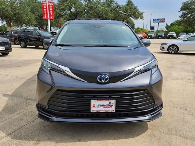 used 2025 Toyota Sienna car, priced at $45,009