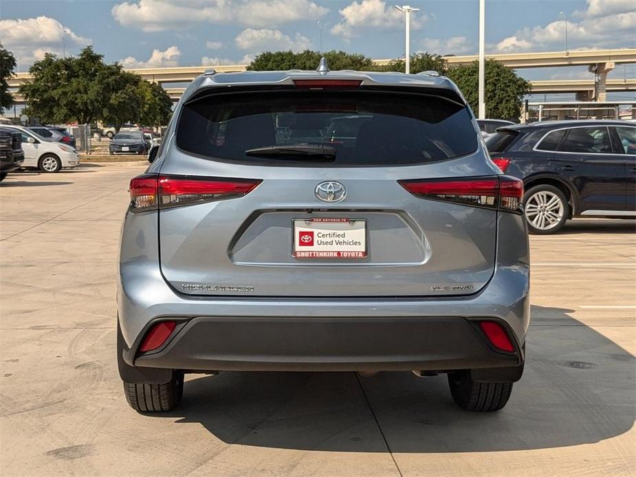 used 2023 Toyota Highlander car, priced at $39,999