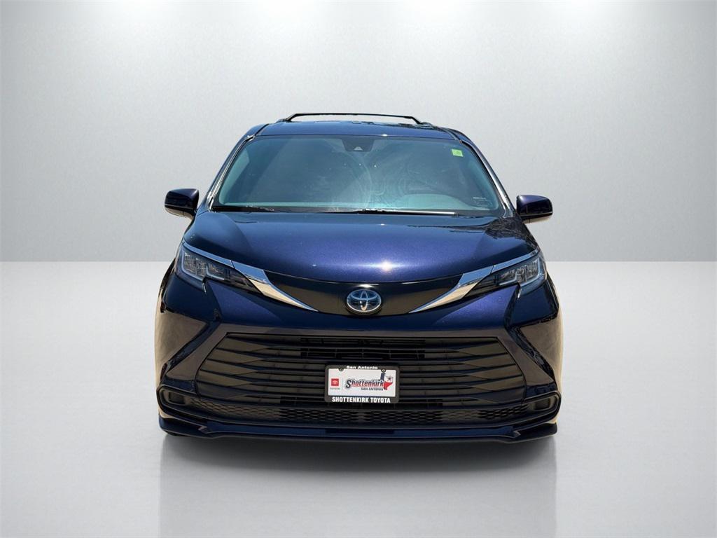 used 2022 Toyota Sienna car, priced at $33,982