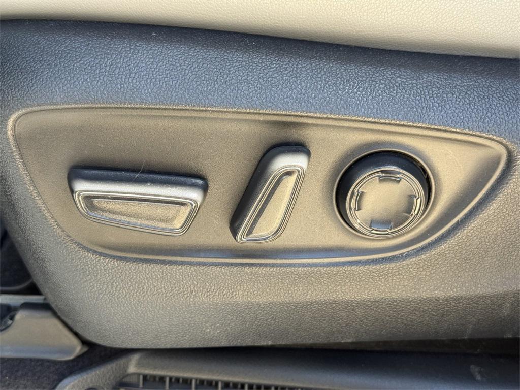 used 2022 Toyota Sienna car, priced at $33,982