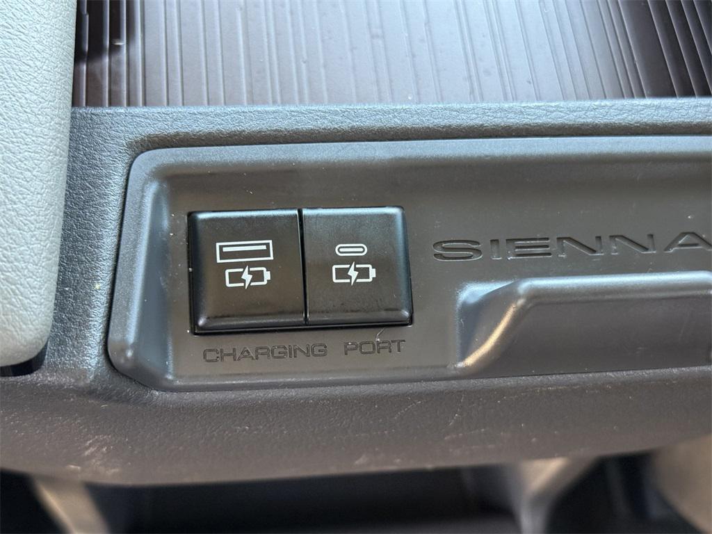 used 2022 Toyota Sienna car, priced at $33,982
