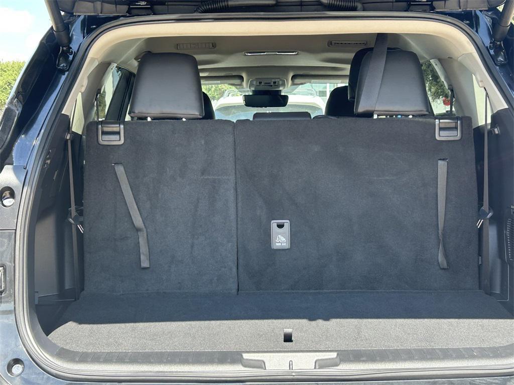 used 2025 Toyota Highlander car, priced at $46,441