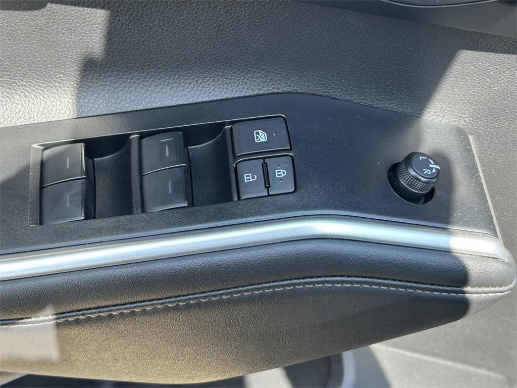 used 2025 Toyota Highlander car, priced at $46,441