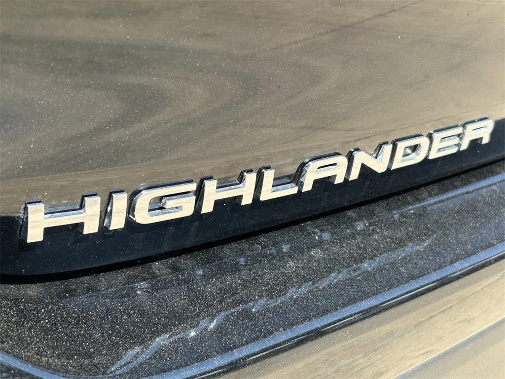 used 2025 Toyota Highlander car, priced at $46,441