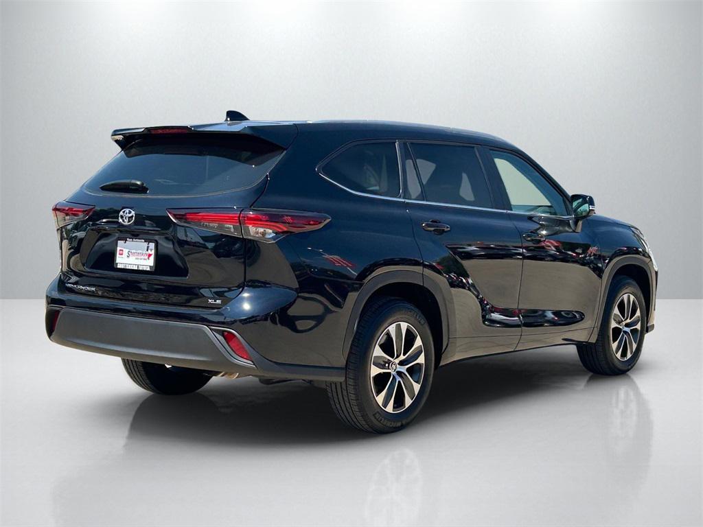 used 2025 Toyota Highlander car, priced at $46,441
