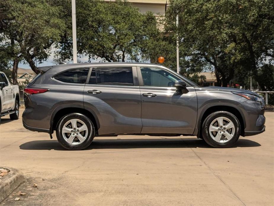 used 2023 Toyota Highlander car, priced at $31,995