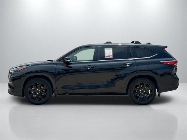 used 2023 Toyota Highlander car, priced at $34,192