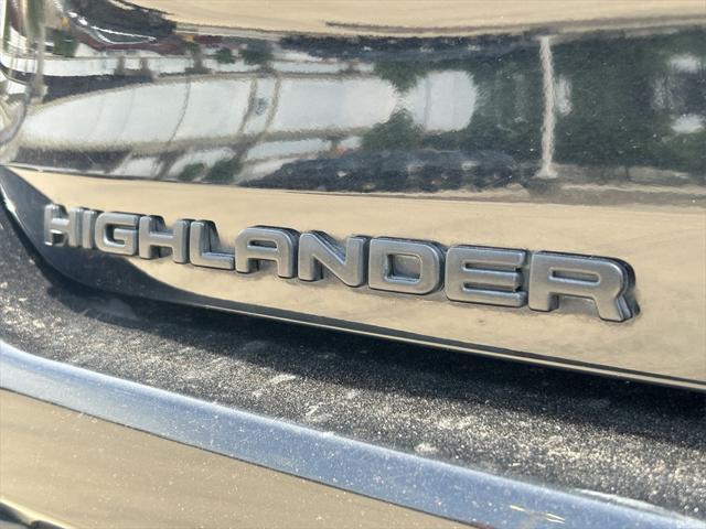 used 2023 Toyota Highlander car, priced at $34,192