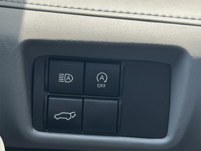 used 2023 Toyota Highlander car, priced at $34,192