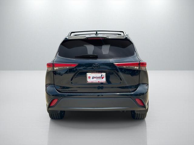 used 2023 Toyota Highlander car, priced at $34,192