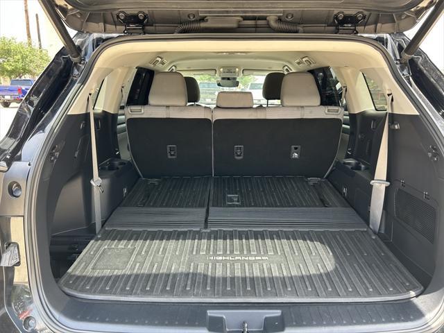 used 2023 Toyota Highlander car, priced at $34,192