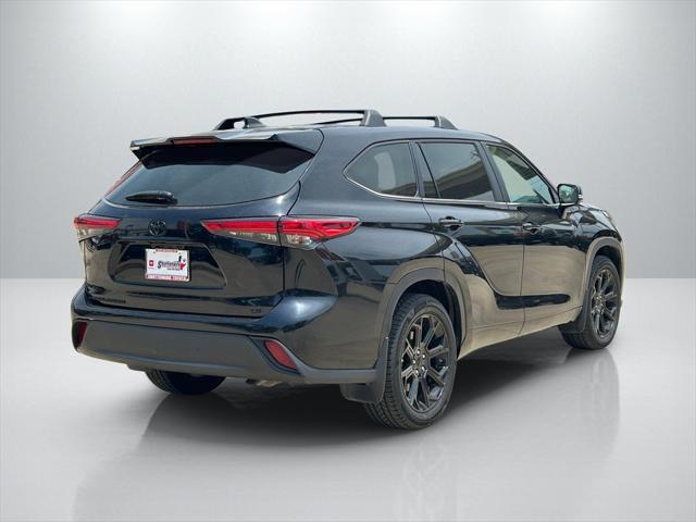 used 2023 Toyota Highlander car, priced at $34,192