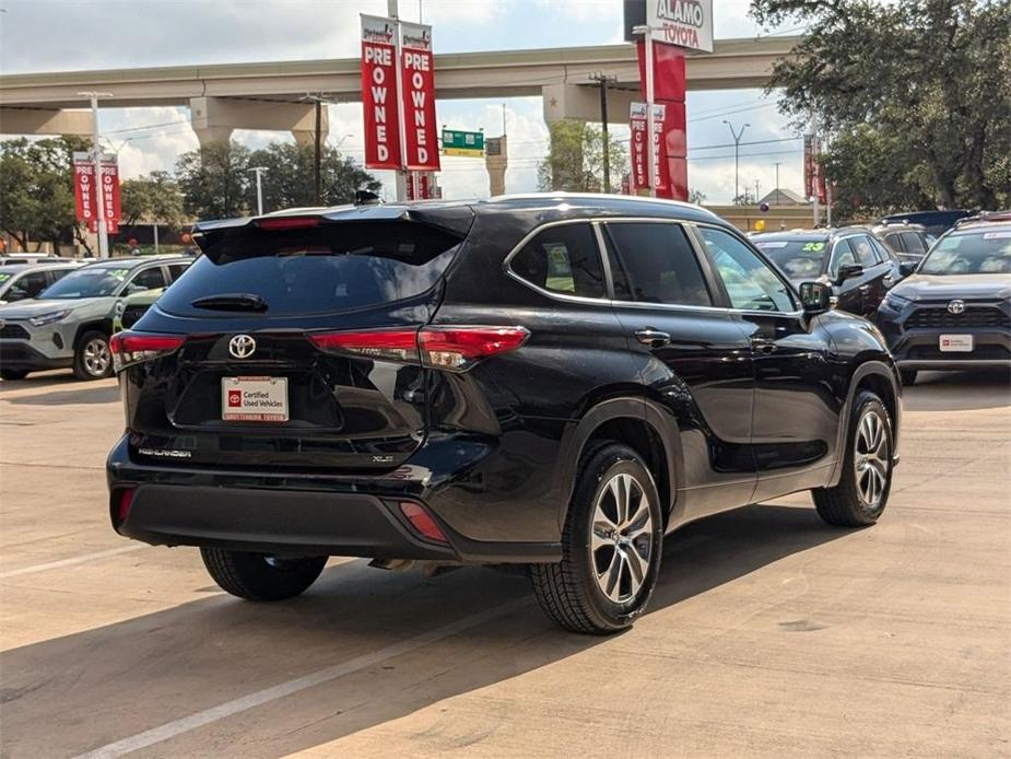 used 2023 Toyota Highlander car, priced at $37,990